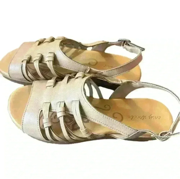 NWOT - Easy Street Gladiator Slingback Leather Sandal, 6W - Picture 1 of 2